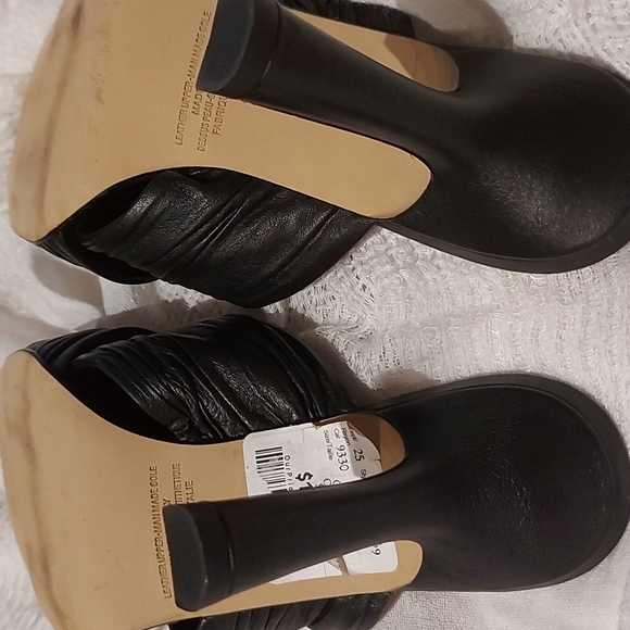 Italian Leather Sandals - Picture 7 of 8
